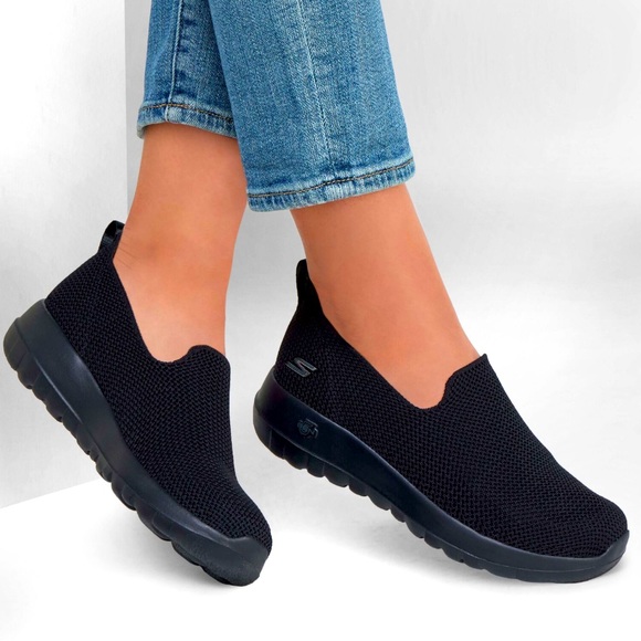 Skechers Shoes - Stretchers GoGa Max Women’s Black slip on Sneaker Shoe